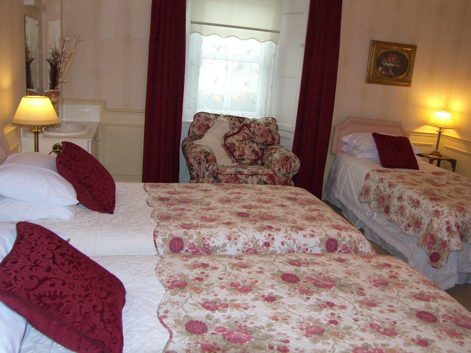 Comelybank Guesthouse Crieff Exteriör bild